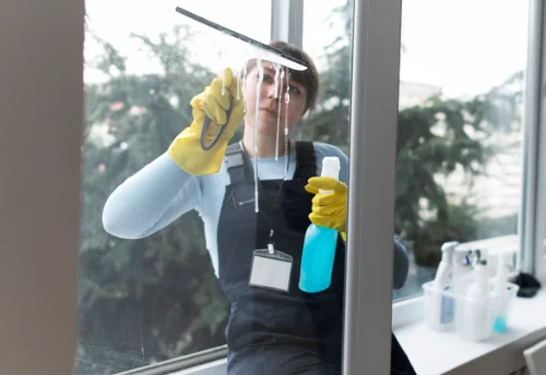Nettoyage de vitres intérieures et extérieures à Hinges